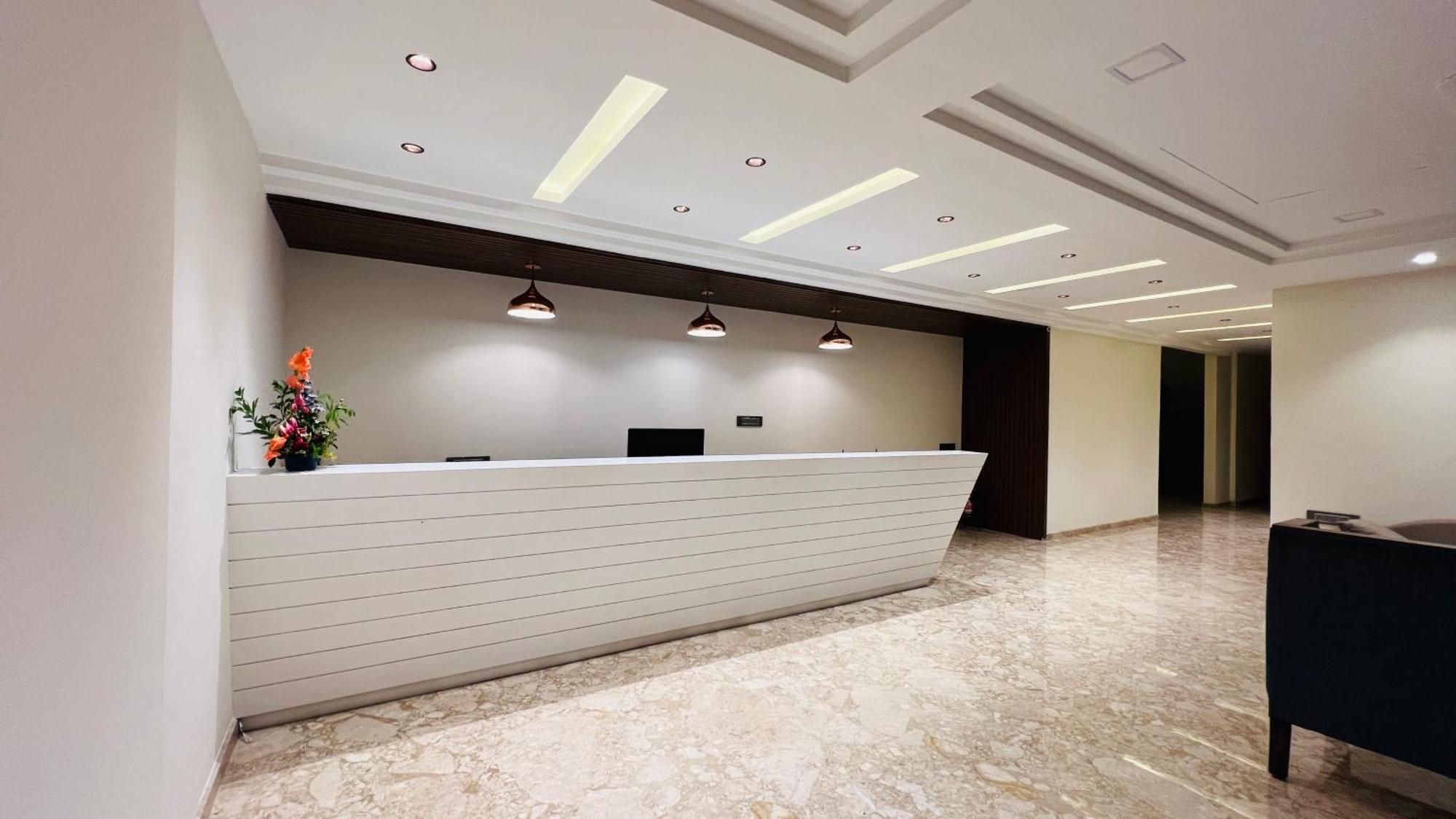 Hotel Aashraya Dod Jala Екстериор снимка