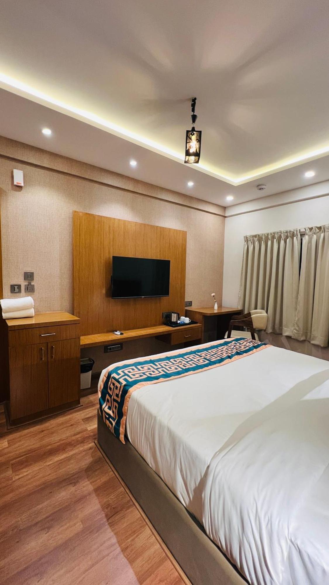 Hotel Aashraya Dod Jala Екстериор снимка