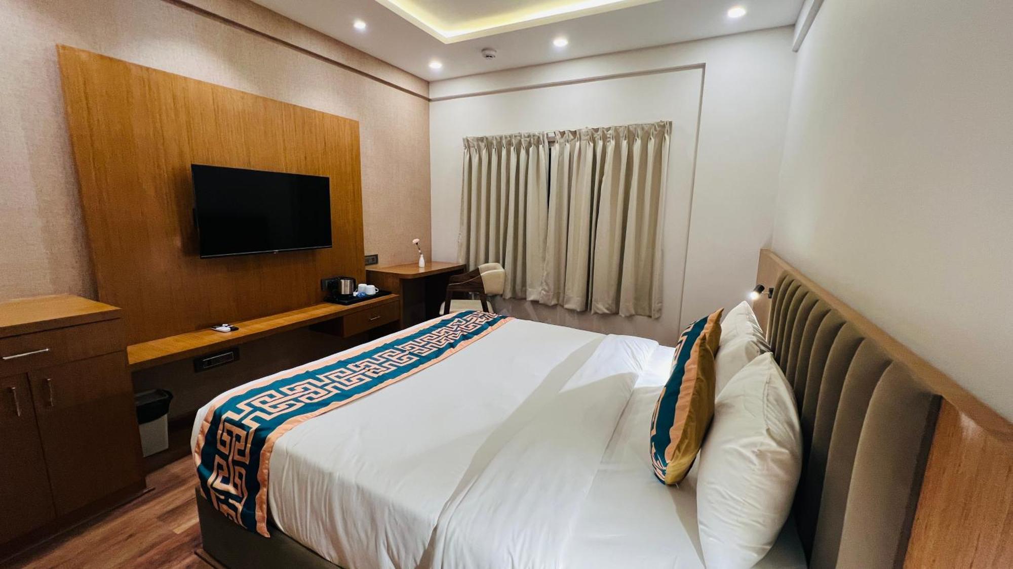 Hotel Aashraya Dod Jala Екстериор снимка