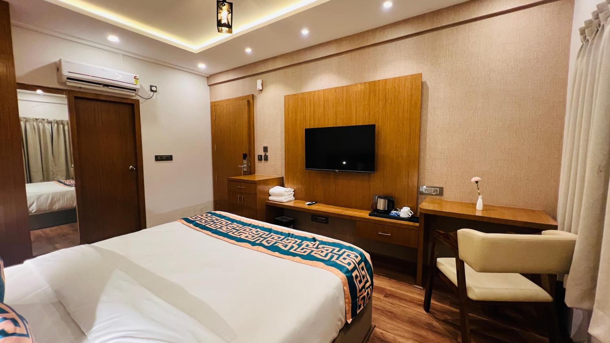 Hotel Aashraya Dod Jala Екстериор снимка