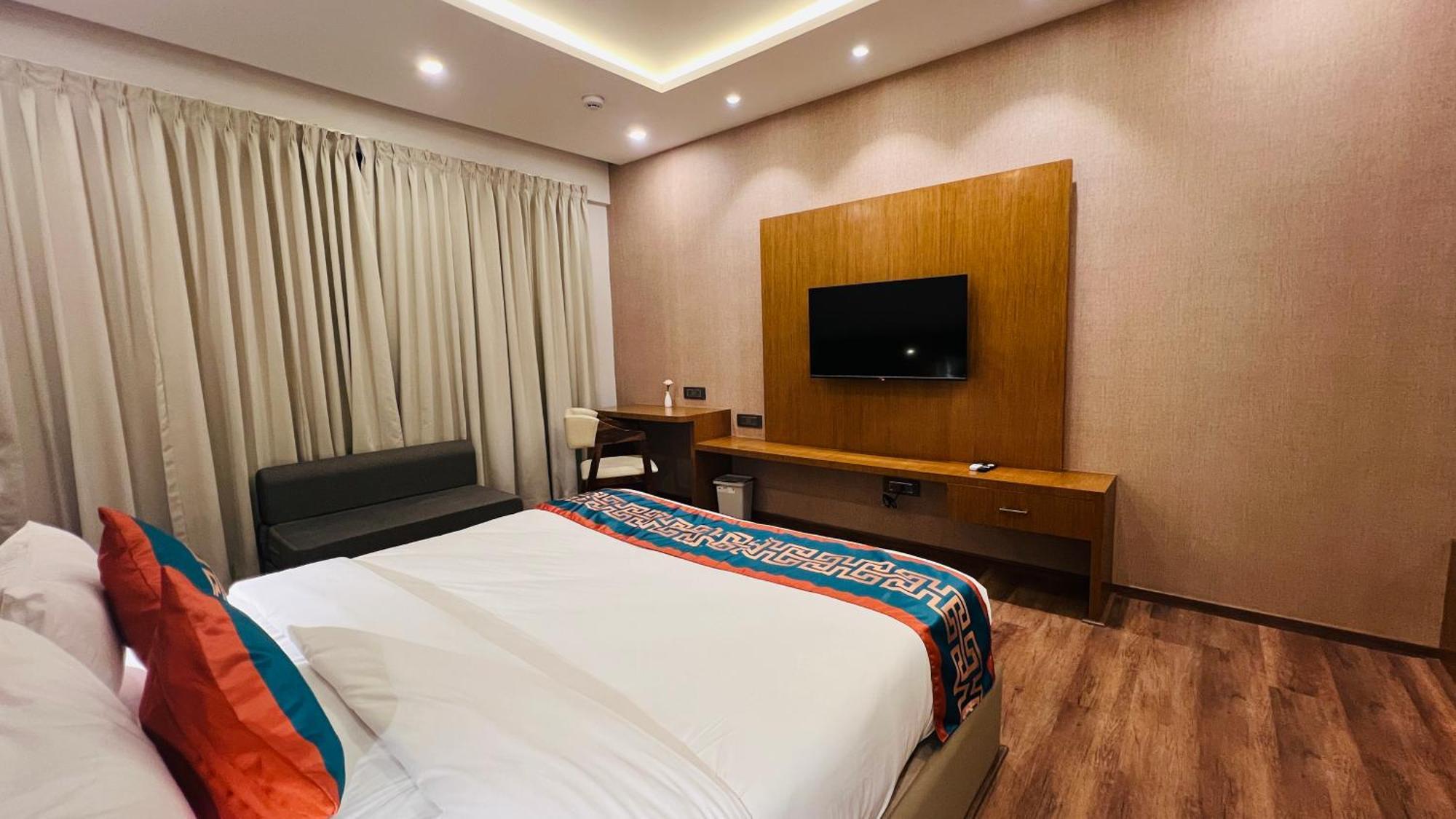 Hotel Aashraya Dod Jala Екстериор снимка
