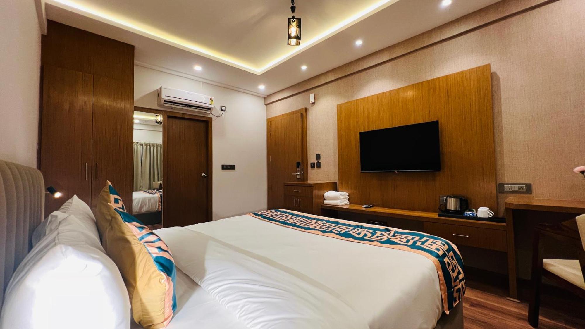 Hotel Aashraya Dod Jala Екстериор снимка
