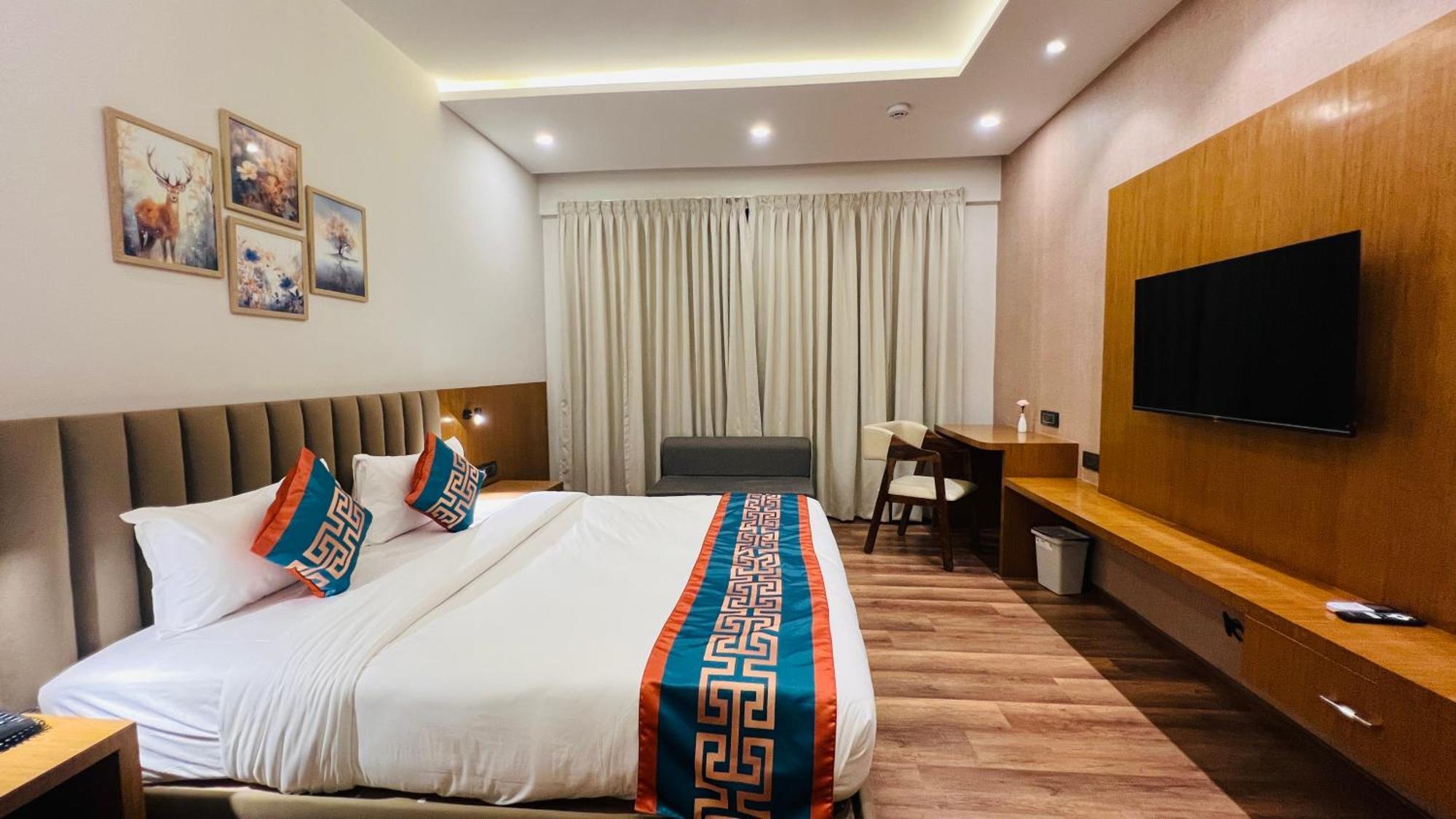 Hotel Aashraya Dod Jala Екстериор снимка